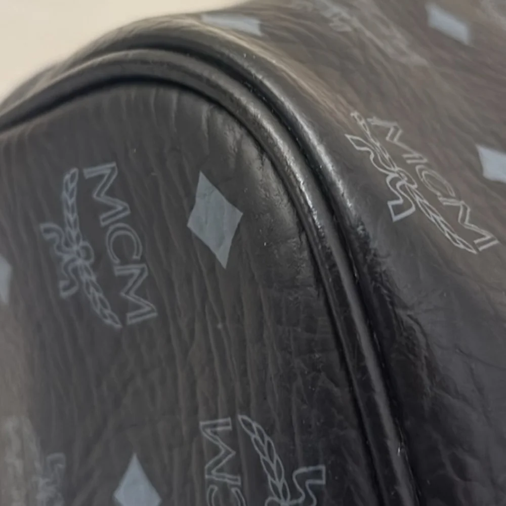 💯 Auth MCM Black Leather Tote Bag (Medium) - Picture 6 of 16